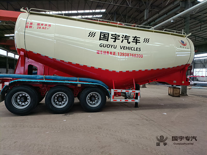 高性能灰式罐式車，輕松解決工業廢料處理問題！