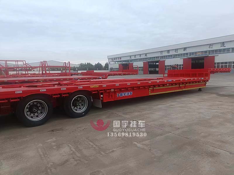 低平板半掛車：物流業的重要角色